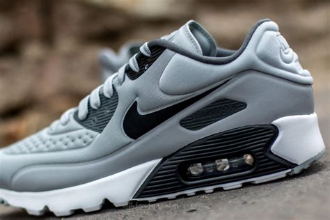 Nike Air Max 90 Men's Shoes.